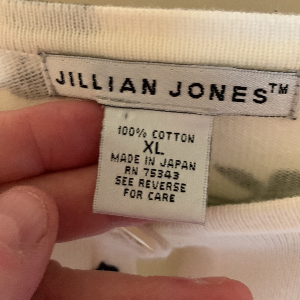 Womens Button down Sweater. - Picture 3 of 4